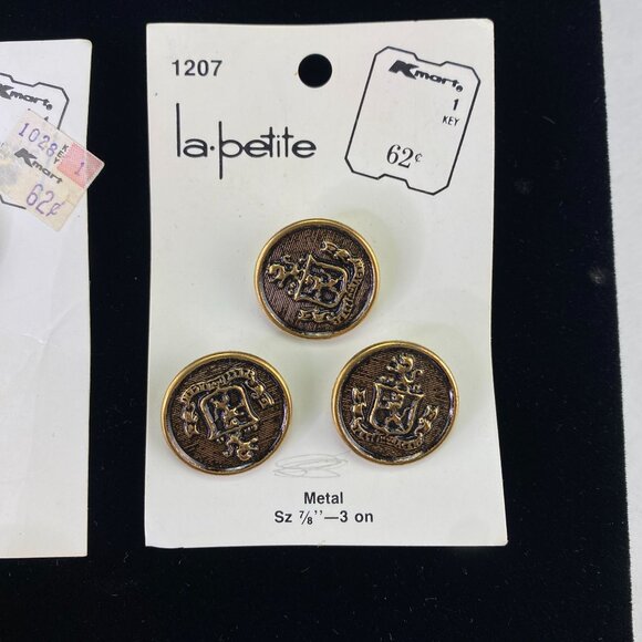 Vintage La Petite Spectemur Agendo Metal Shank 9 Buttons Lot of 3 Cards - Picture 4 of 10